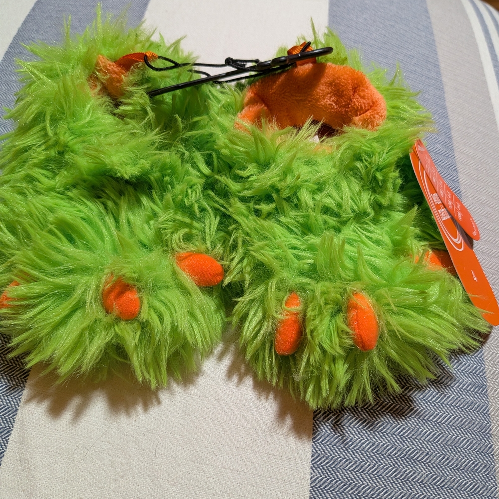 Wonder Nation Green Fuzzy Slippers with Orange Claws